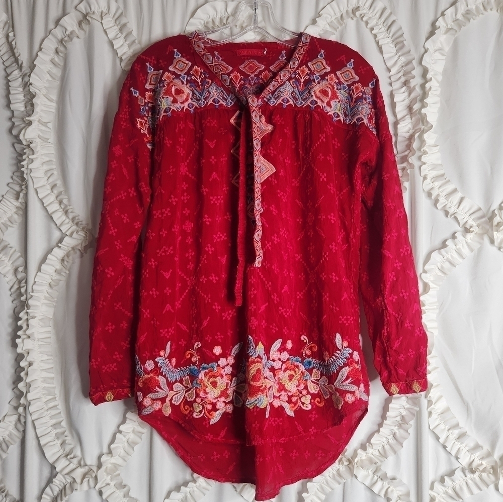 Johnny Was Gina Embroidered Tie V-Neck Roll Tab Sleeve Blouse Size XS Red Aztec - Picture 2 of 6